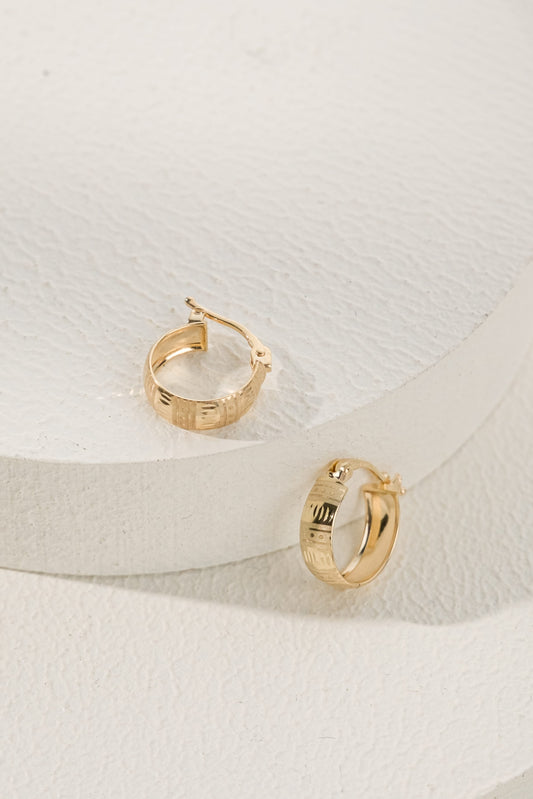 14 Ayar Desenli Mini Halka Altın Küpe