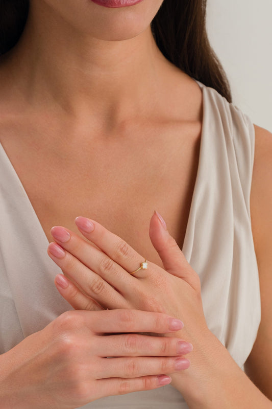 14 Ayar Sedefli Yonca Tasarım Altın Yüzük