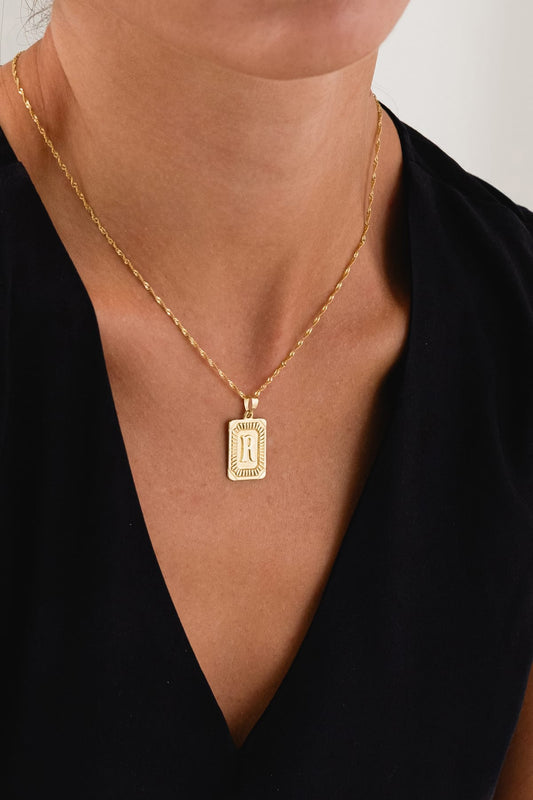 14 Ayar Eskitme R Harfli Altın Kolye