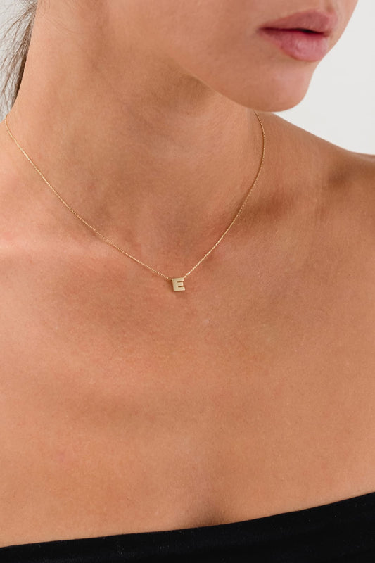 14 Ayar Mini E Harfli Altın Kolye