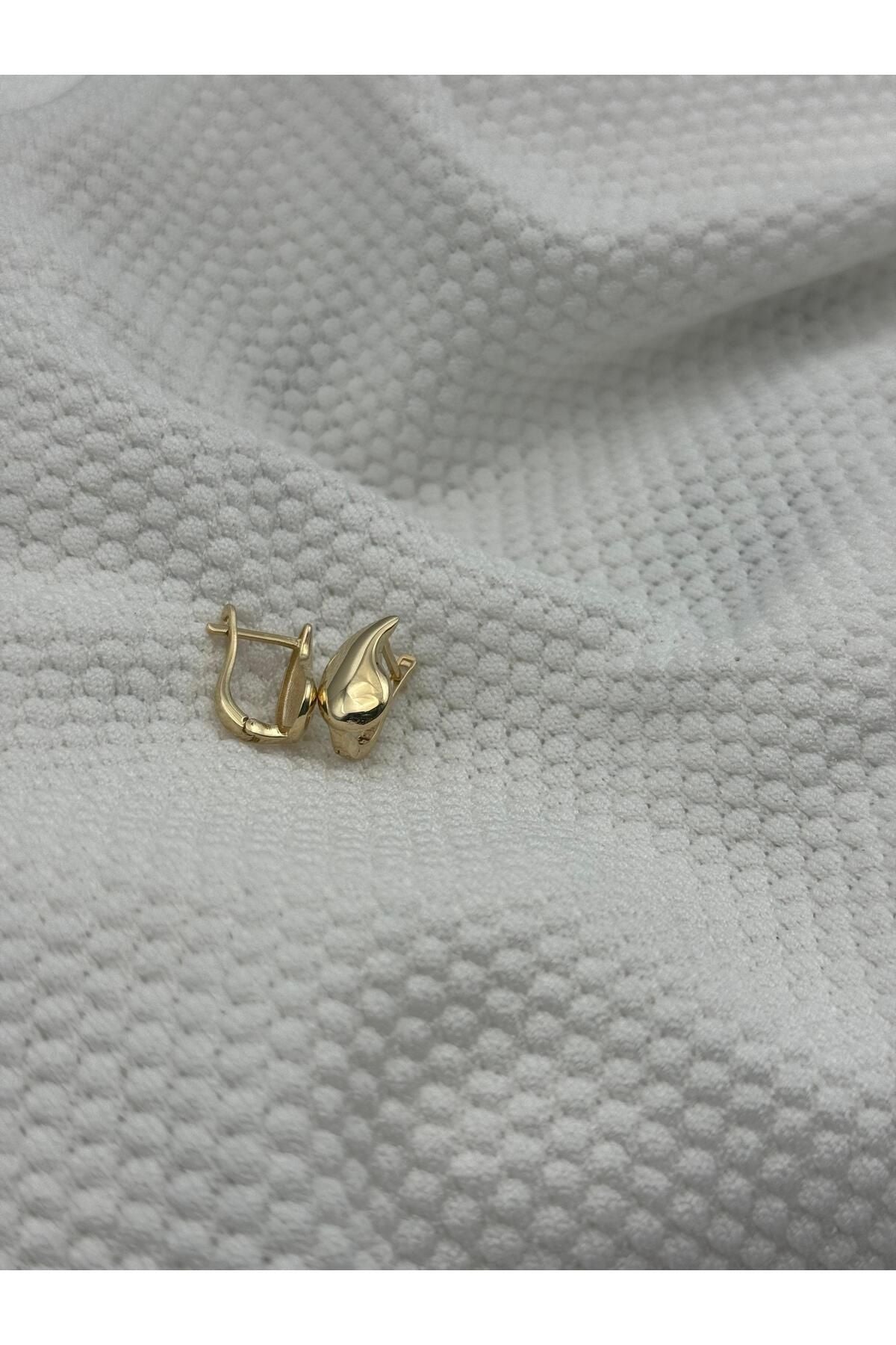 14 Carat Drop Earrings