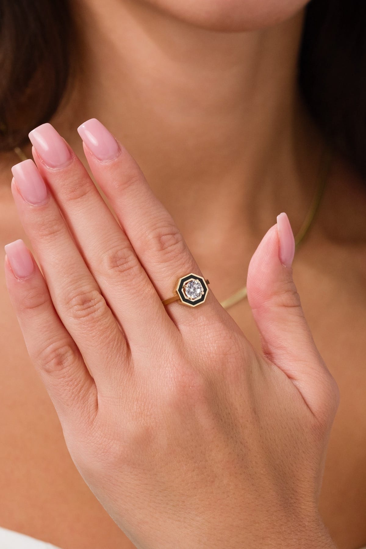 14 Ayar Çağla Model Taşlı Altın Yüzük