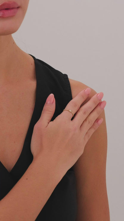 14 Ayar Tek Taşlı Desenli Çıtır Altın Yüzük