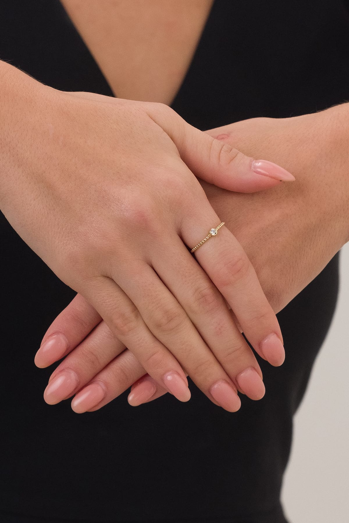 14 Ayar Tek Taşlı Desenli Çıtır Altın Yüzük