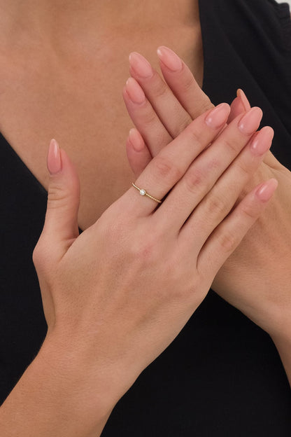 14 Ayar Tek Taşlı Desenli Çıtır Altın Yüzük