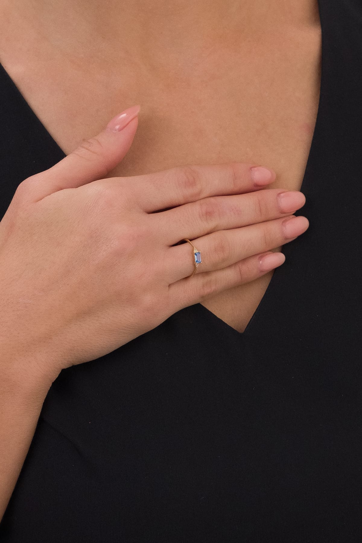 14 Ayar Mavi Çıtır Taşlı Altın Yüzük