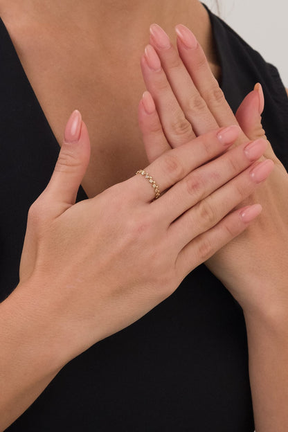 14 Ayar Sıralı Taşlı Çıtır Altın Yüzük