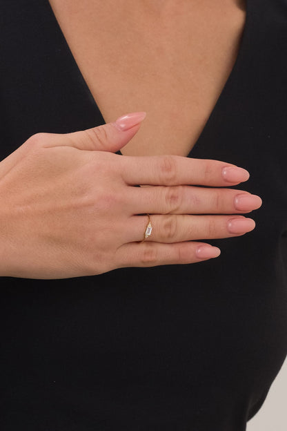 14 Ayar Beyaz Taşlı Çıtır Altın Yüzük