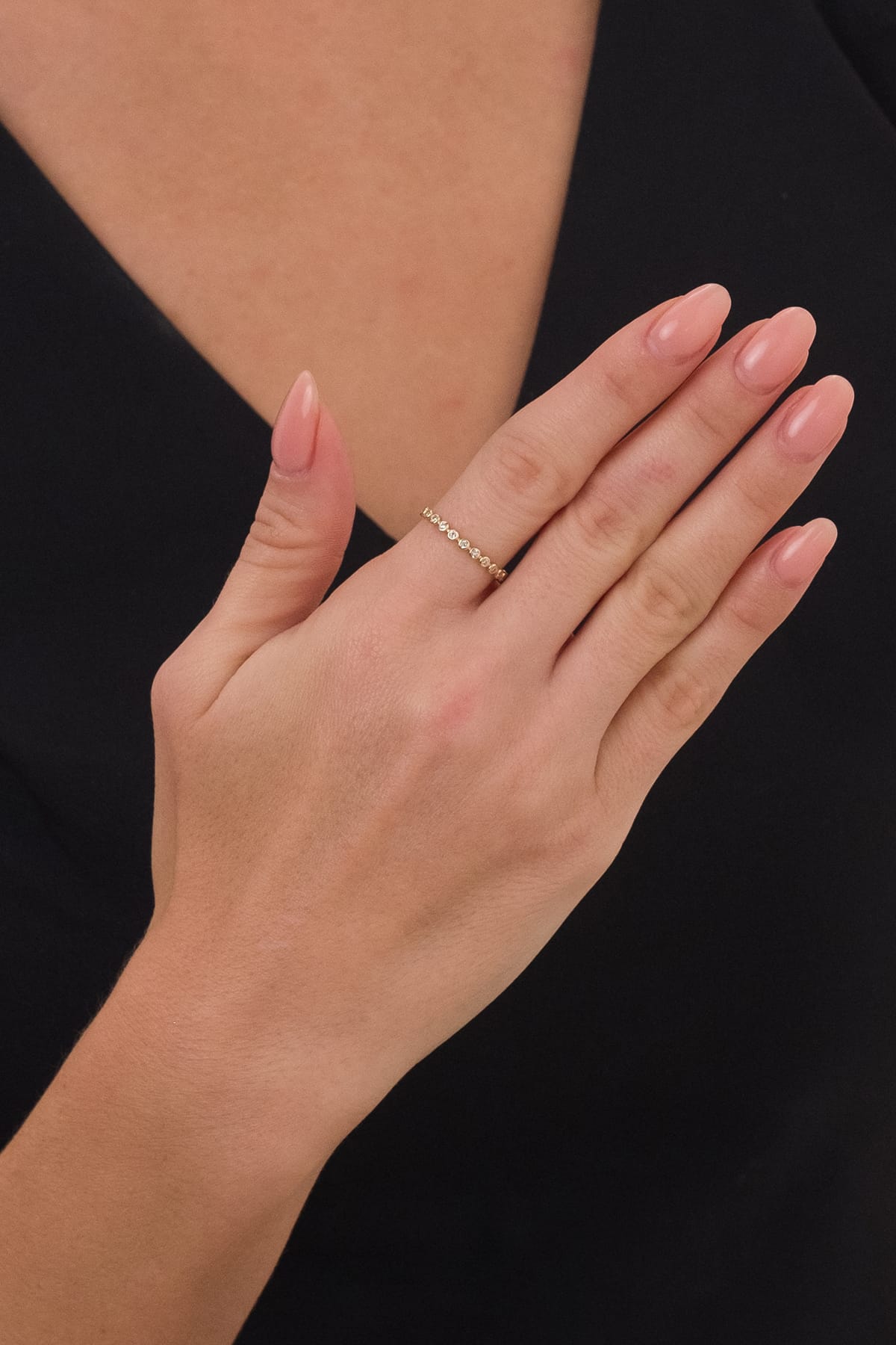 14 Ayar Düz Sıralı Taşlı Çıtır Altın Yüzük