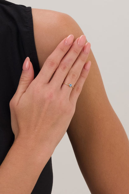 14 Ayar Mavi Taşlı Kalp Çıtır Altın Yüzük