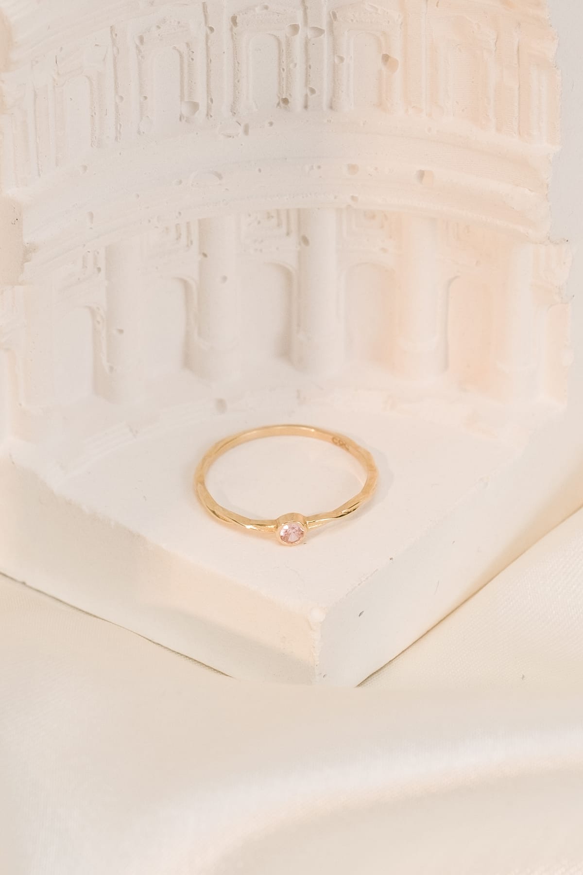 14 Ayar Burgu Pembe Taşlı Çıtır Altın Yüzük