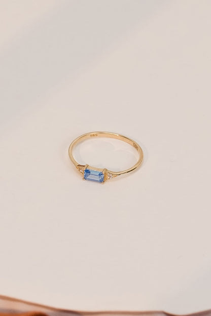 14 Ayar Mavi Çıtır Taşlı Altın Yüzük