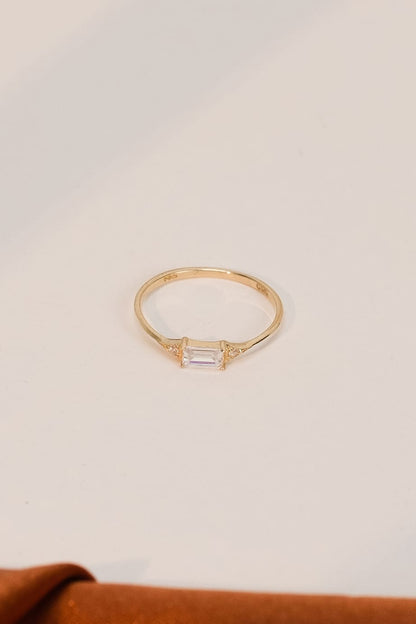 14 Ayar Beyaz Taşlı Çıtır Altın Yüzük